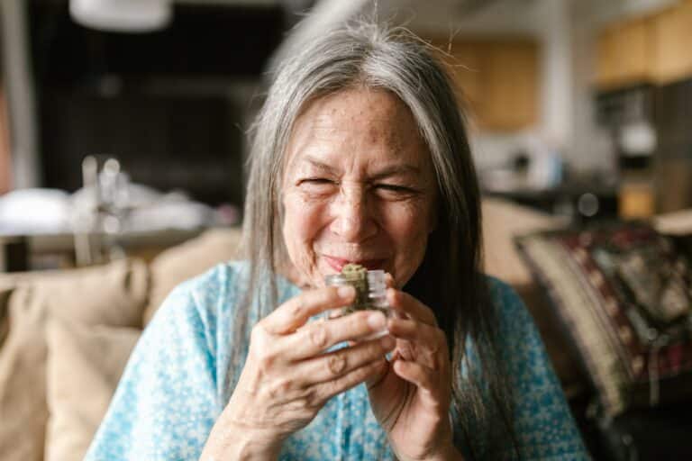 Best Strains for Seniors - Leafy Mate